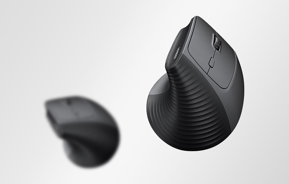 2 czarne mysze pionowe na szarym tle