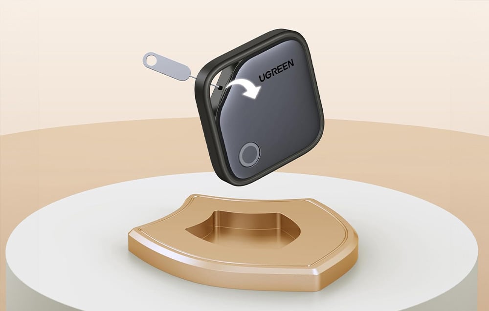 Lokalizator Ugreen nad złotą tarczą