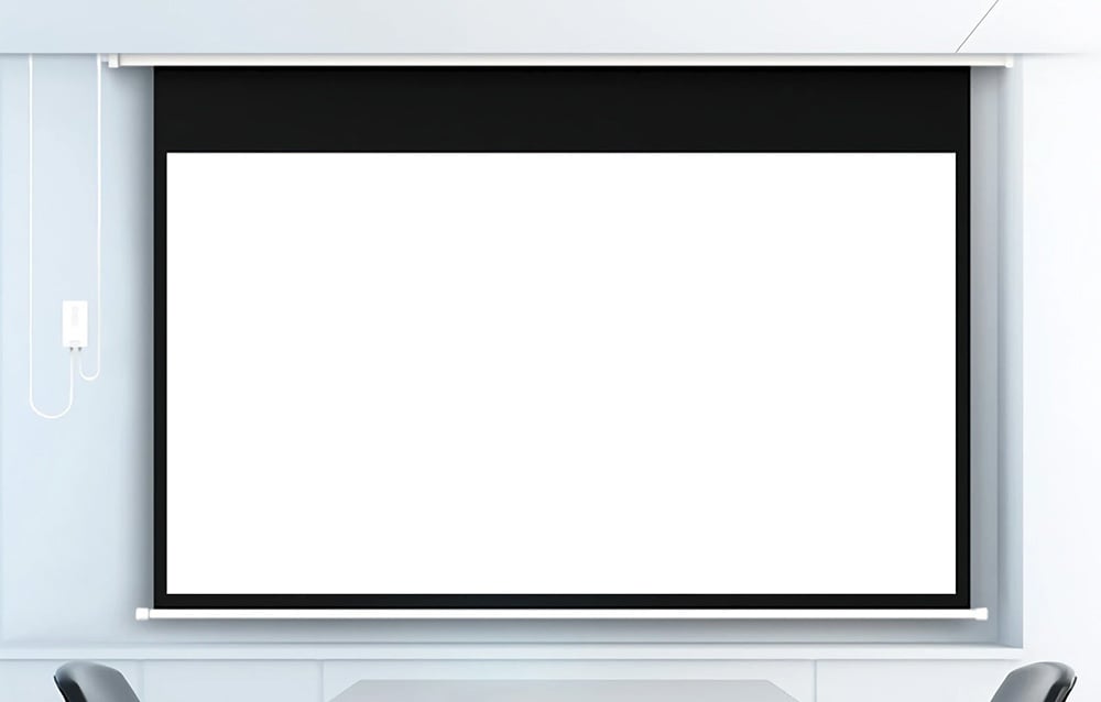 Rozwinięty, elektryczny ekran projekcyjny BlitzWolf BW-VS13 z białym tłem i sterownikiem na kablu.