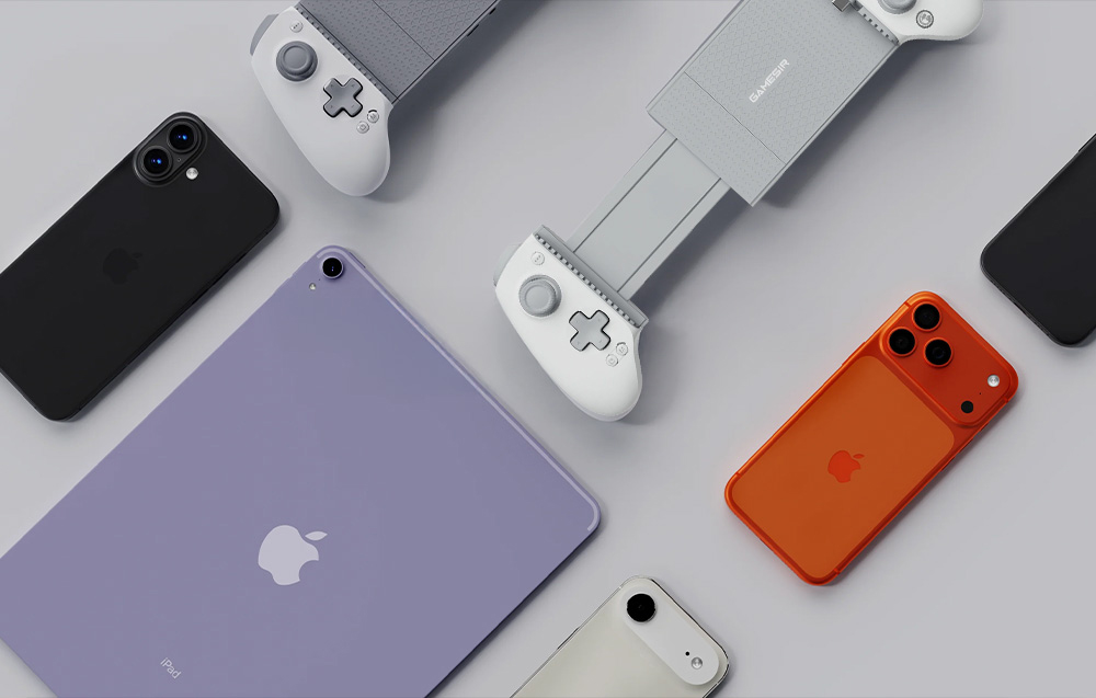 Rozłożony kontroler GameSir otoczony różnymi modelami iPhone'ów i iPada na jasnym tle