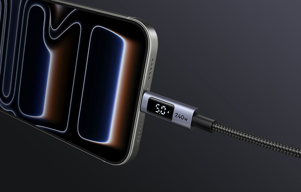 Kabel USB-C z wyświetlaczem podłączony do smartfona