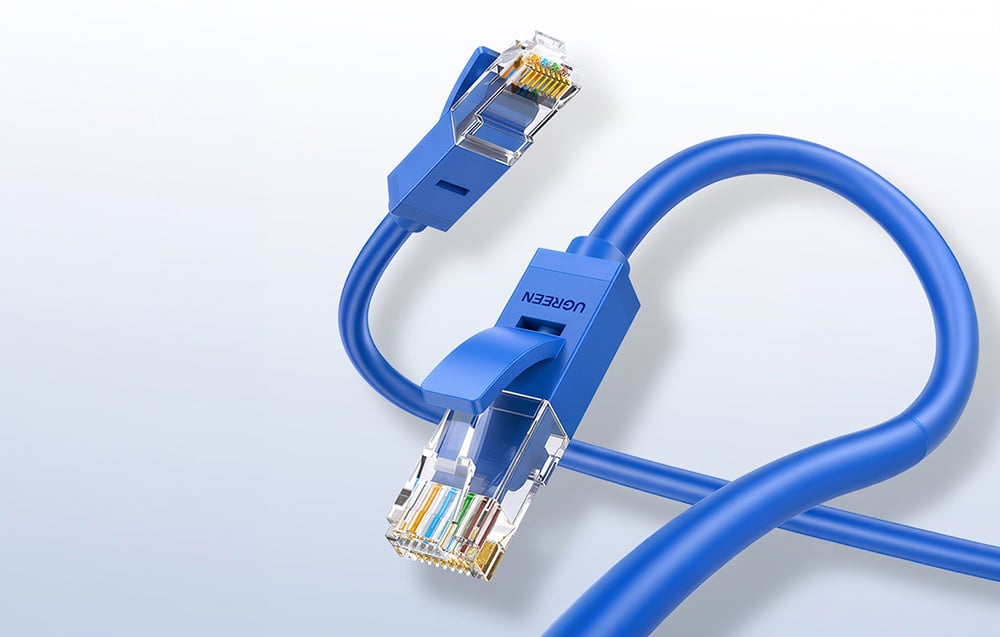 niebieski Kabel RJ45 Ugreen na szarym tle