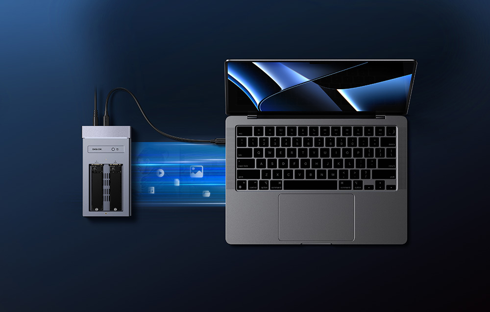 Obudowa dysku UGREEN podłączona do laptopa z graficzną ilustracją szybkiego transferu danych.