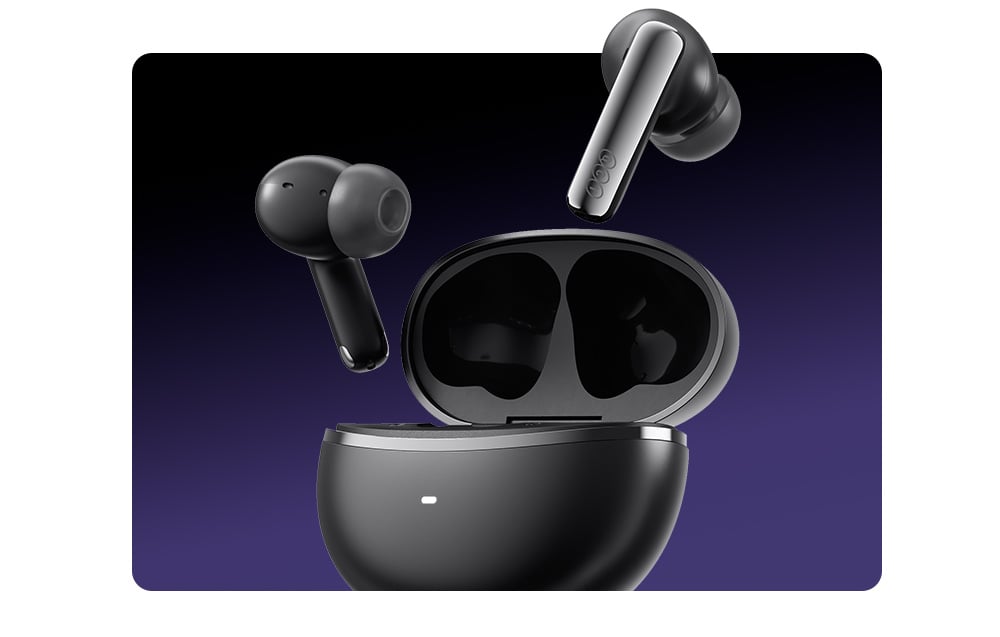 Otwarte czarne etui ładujące z dwiema bezprzewodowymi słuchawkami unoszącymi się nad nim, na fioletowym tle