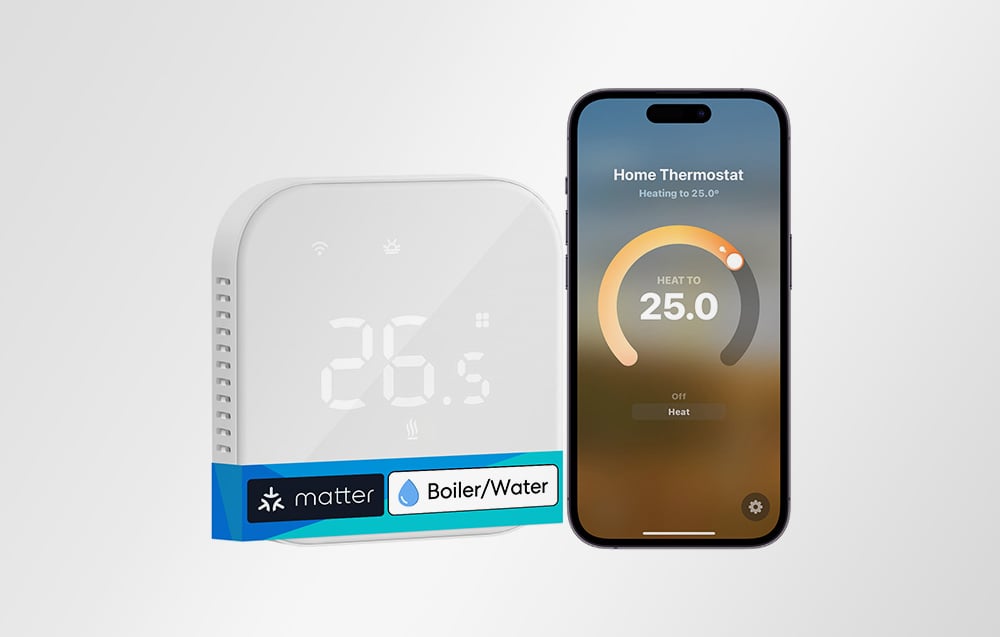 Biały inteligentny termostat Meross oraz smartfon z aplikacją do sterowania temperaturą