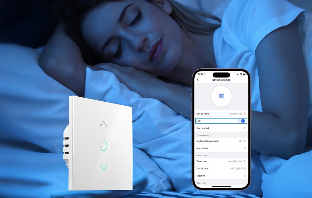 Biały inteligentny przełącznik rolet, obok smartfon z aplikacją a w tle śpiąca kobieta w nocy