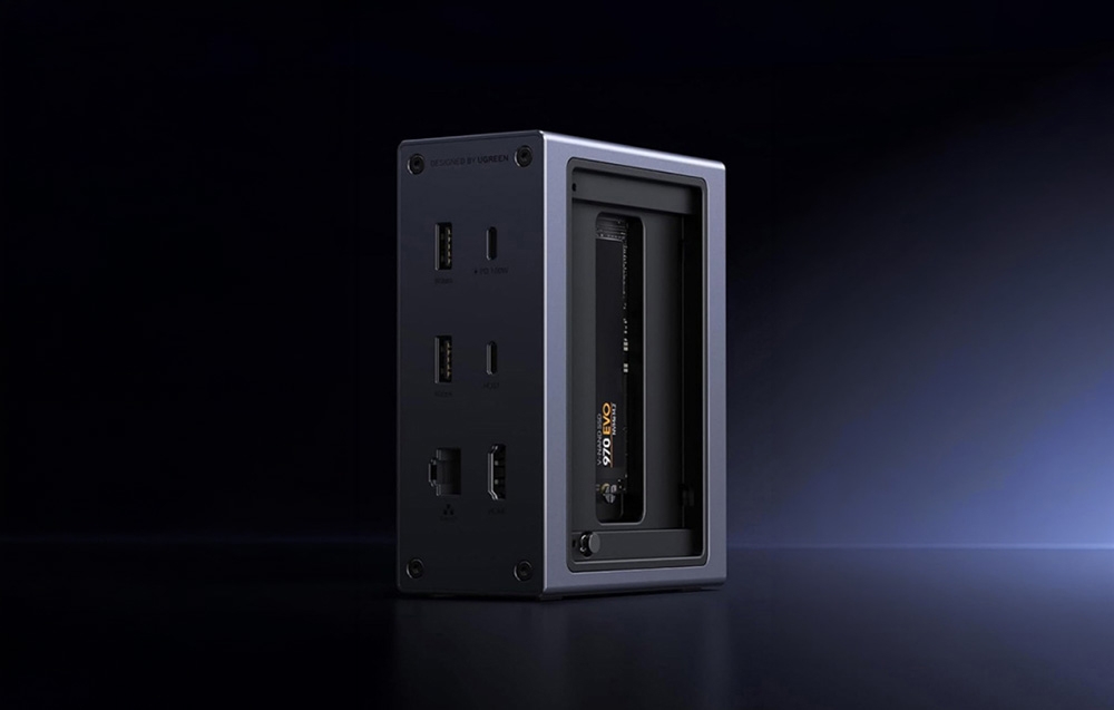 Widok na tylny panel stacji dokującej, na którym umieszczono pionowy rząd złączy, w tym porty USB, USB-C, Ethernet i HDMI. Przez boczne wycięcie widać zamontowany wewnątrz dysk SSD