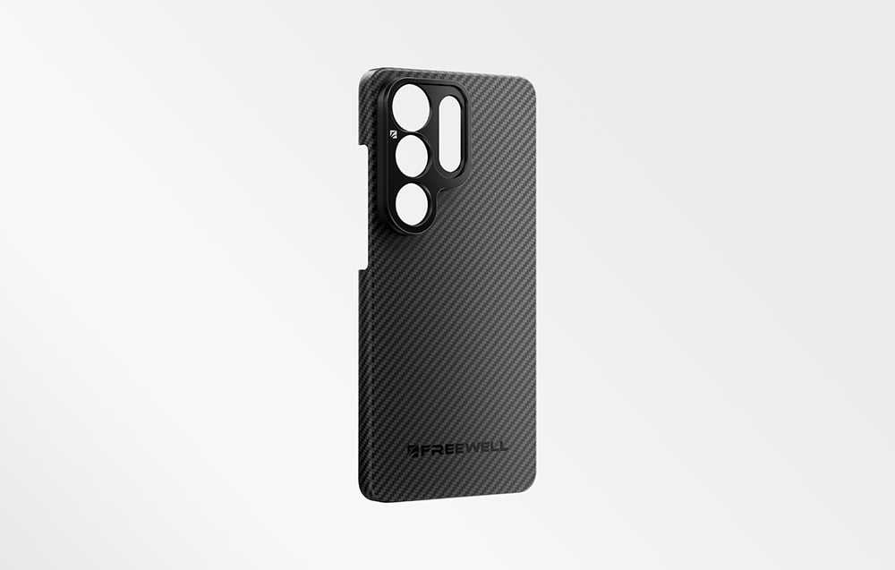 czarne etui Freewell na szarym gradientowym tle
