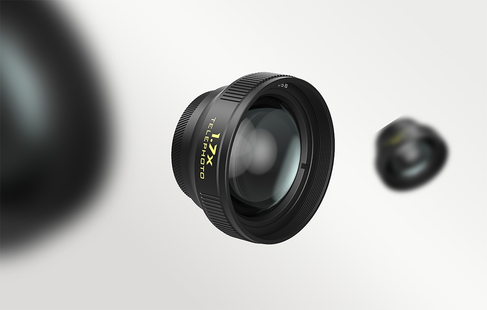 Obiektyw Freewell 1.7x Telephoto na jasnym tle z artystycznie rozmytymi dwoma obiektywami w kadrze