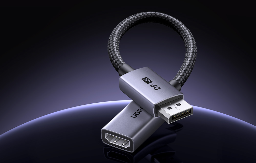 Krótki przejściowy kabel Ugreen z wtykiem DisplayPort i gniazdem HDMI