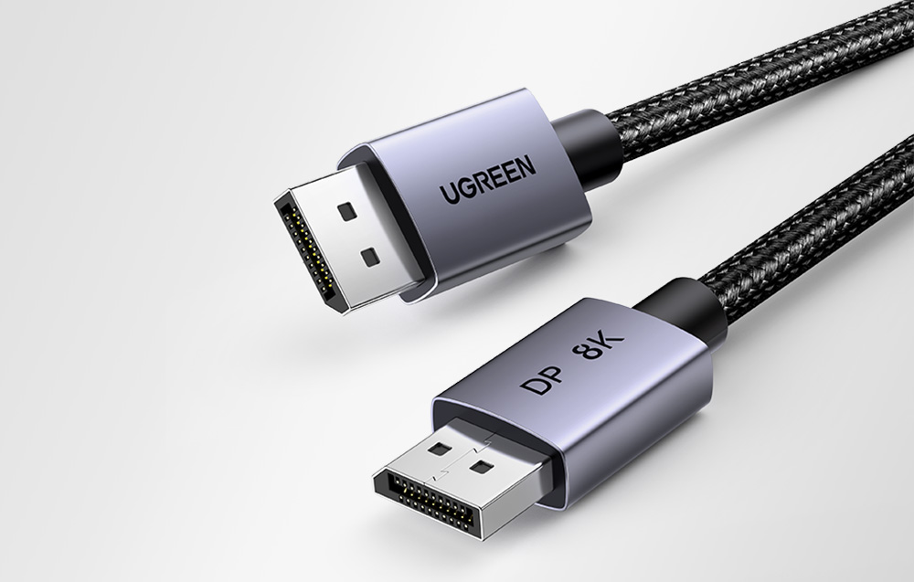 Kabel DP marki UGREEN na szarym tle