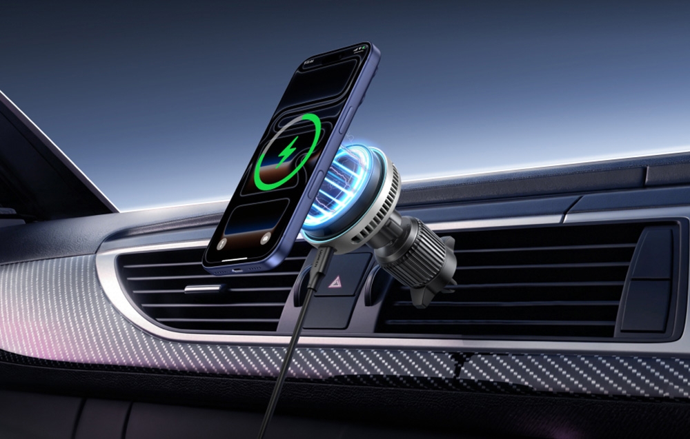 Smartphone wirelessly charging on the Ugreen magnetic car mount installed in the air vent