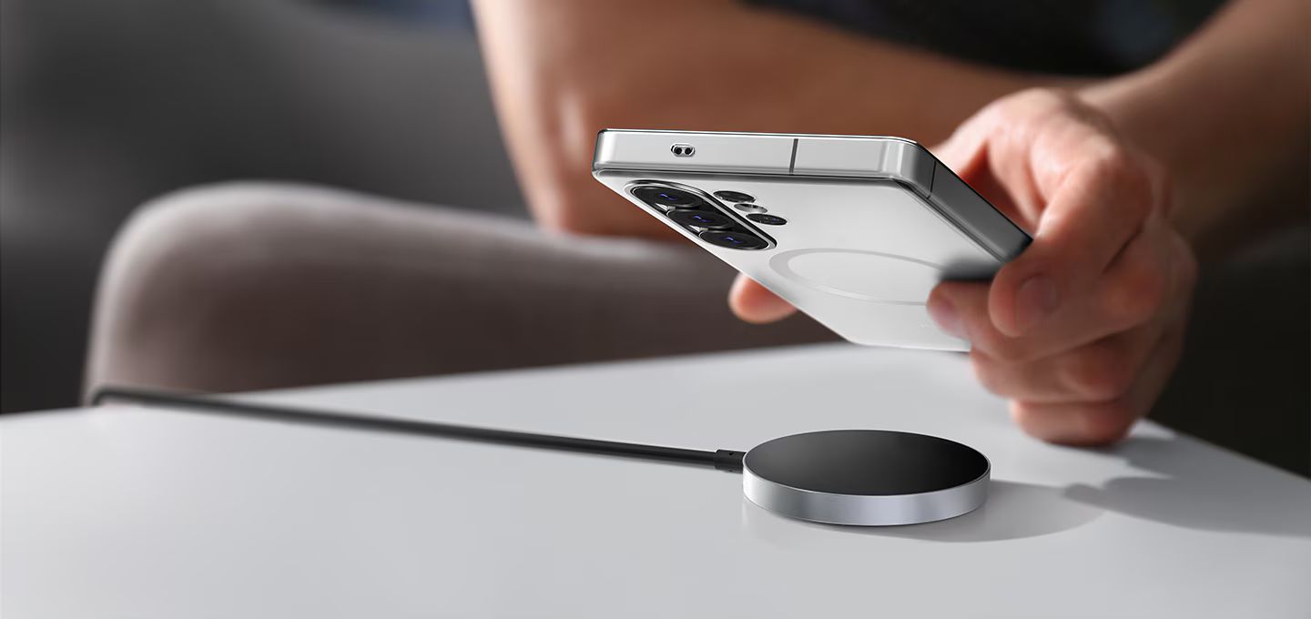 Lifestyle charger with phone