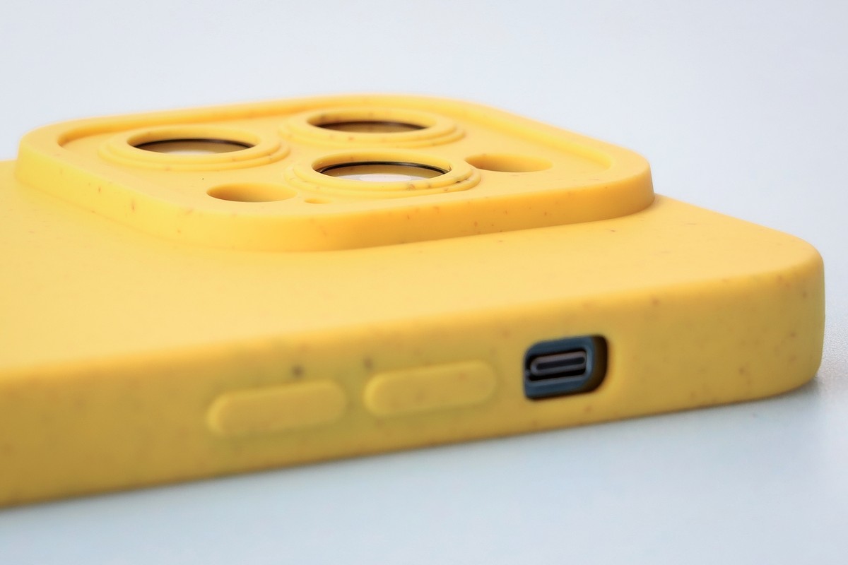 Close-up of raised edges in Bizon Bio-Case