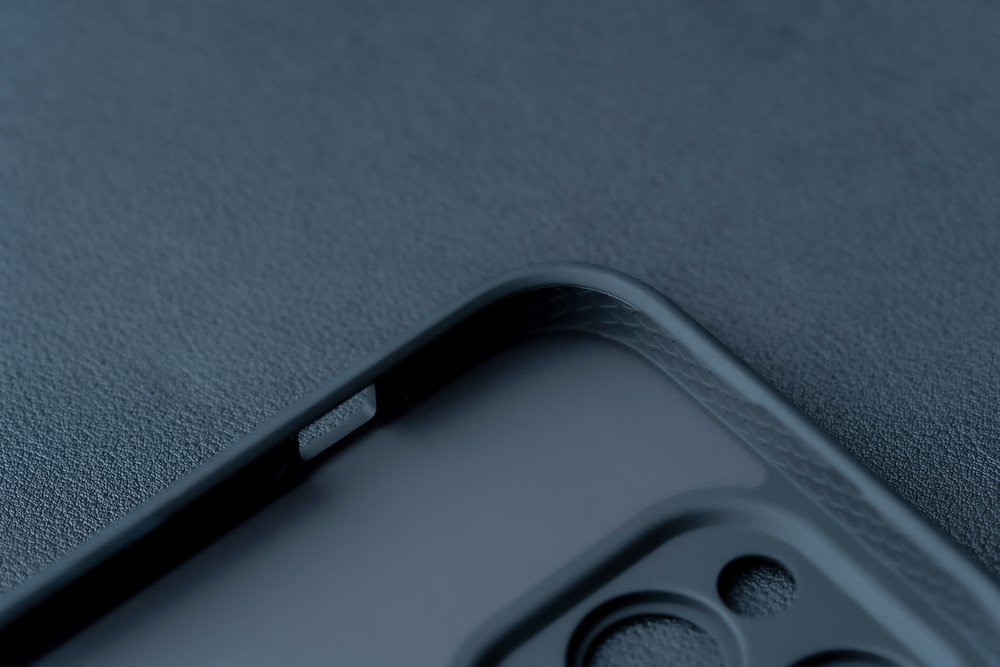 Close-up of precise cutouts in Bizon Case Hybrid Ring