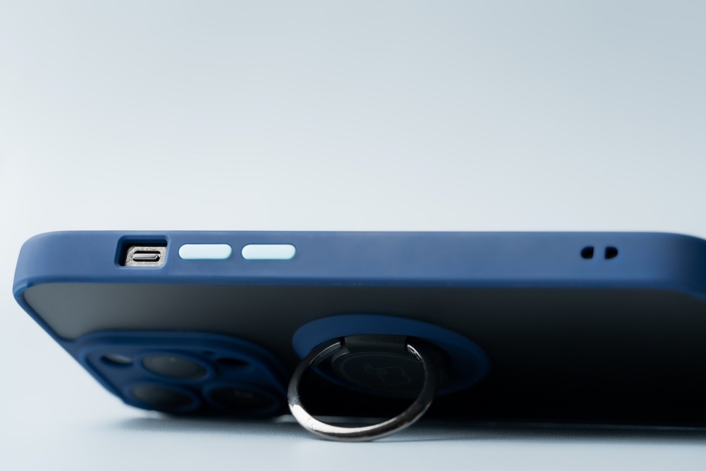 Grip as a stand in Bizon Hybrid Ring case