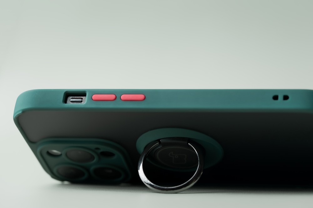 Grip as a stand in Bizon Hybrid Ring case