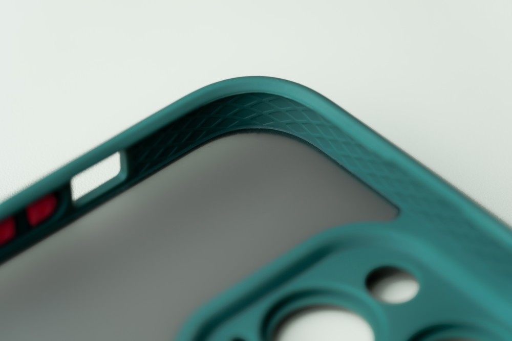 Close-up of precise cutouts in Bizon Case Hybrid Ring