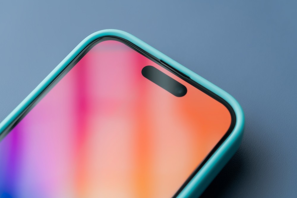 Features of Bizon Case Hybrid Ring: non-slip frame and raised edges