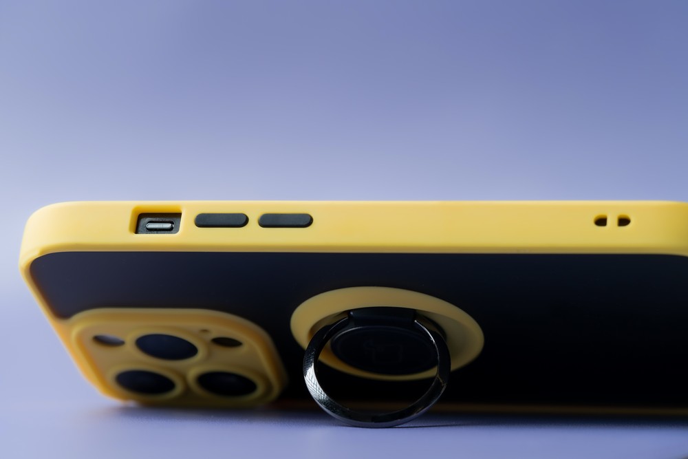 Grip as a stand in Bizon Hybrid Ring case