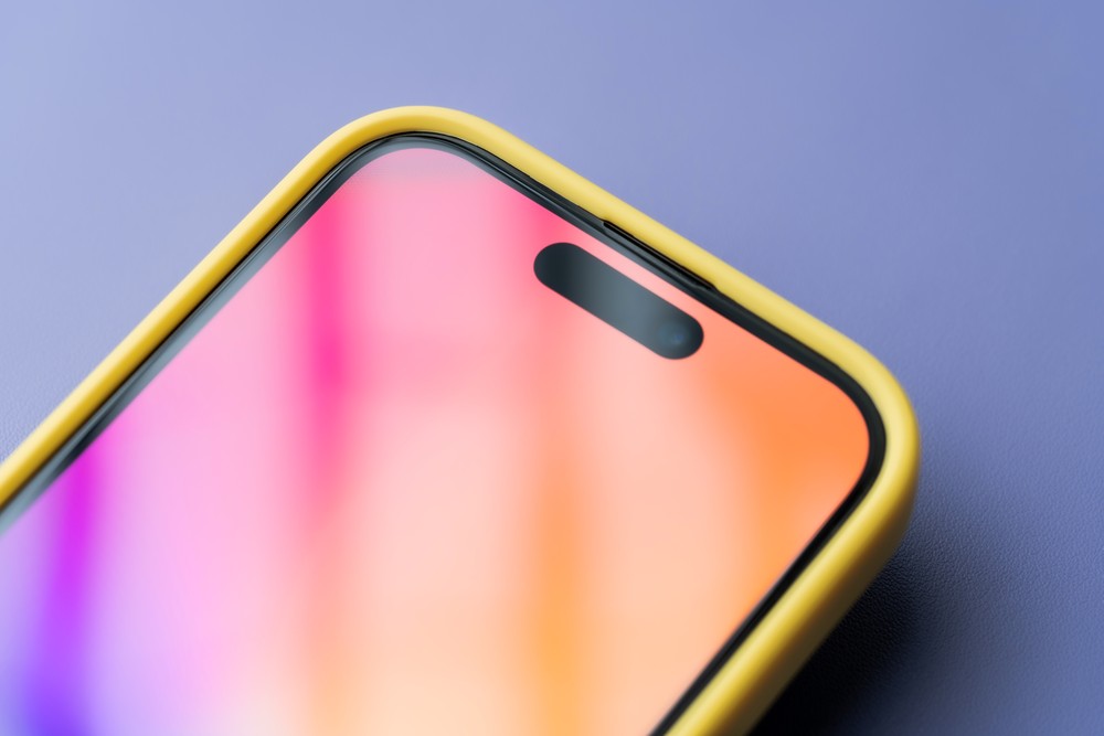 Properties of Bizon Case Hybrid Ring: anti-slip frame and raised edges