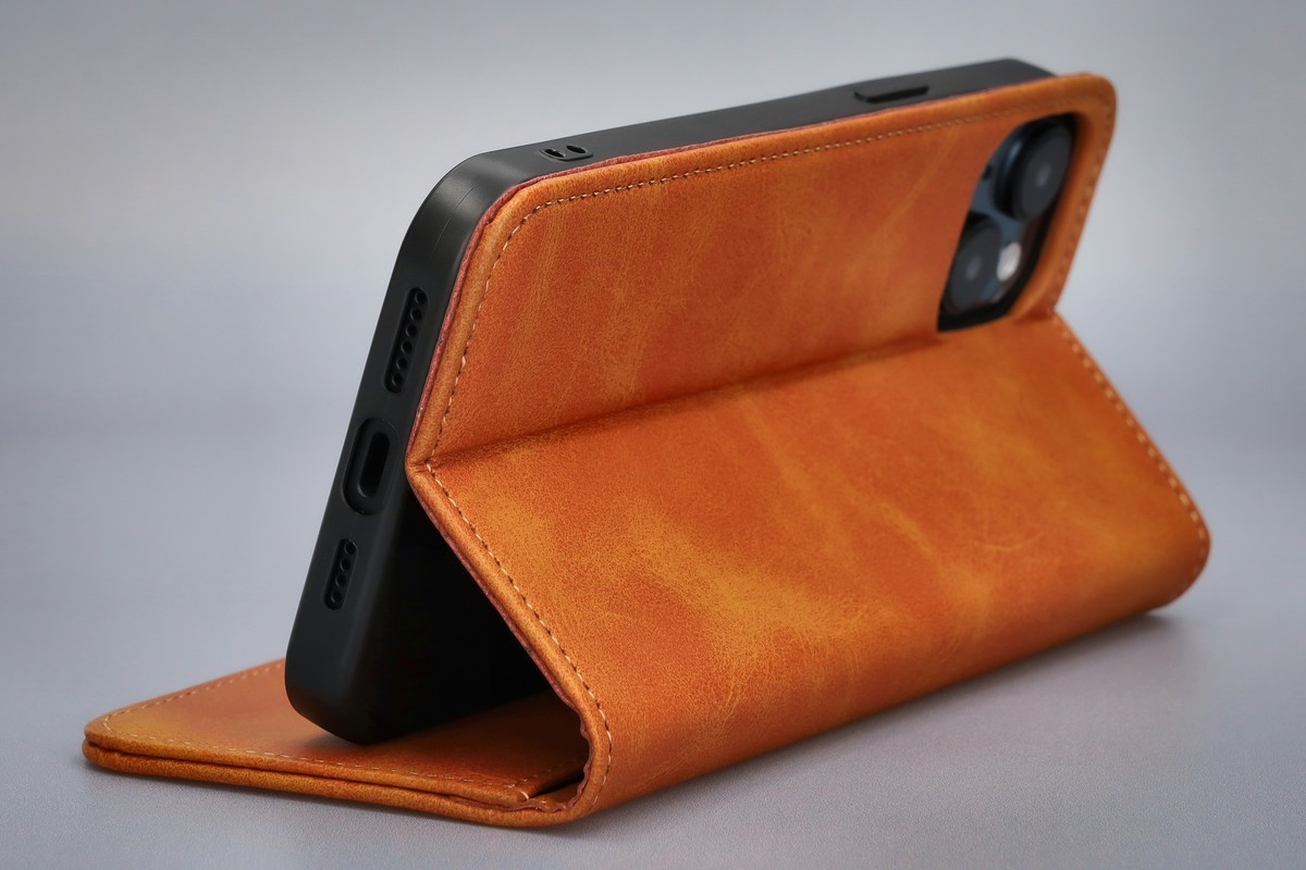 Bizon Case Pocket Pro as a functional stand