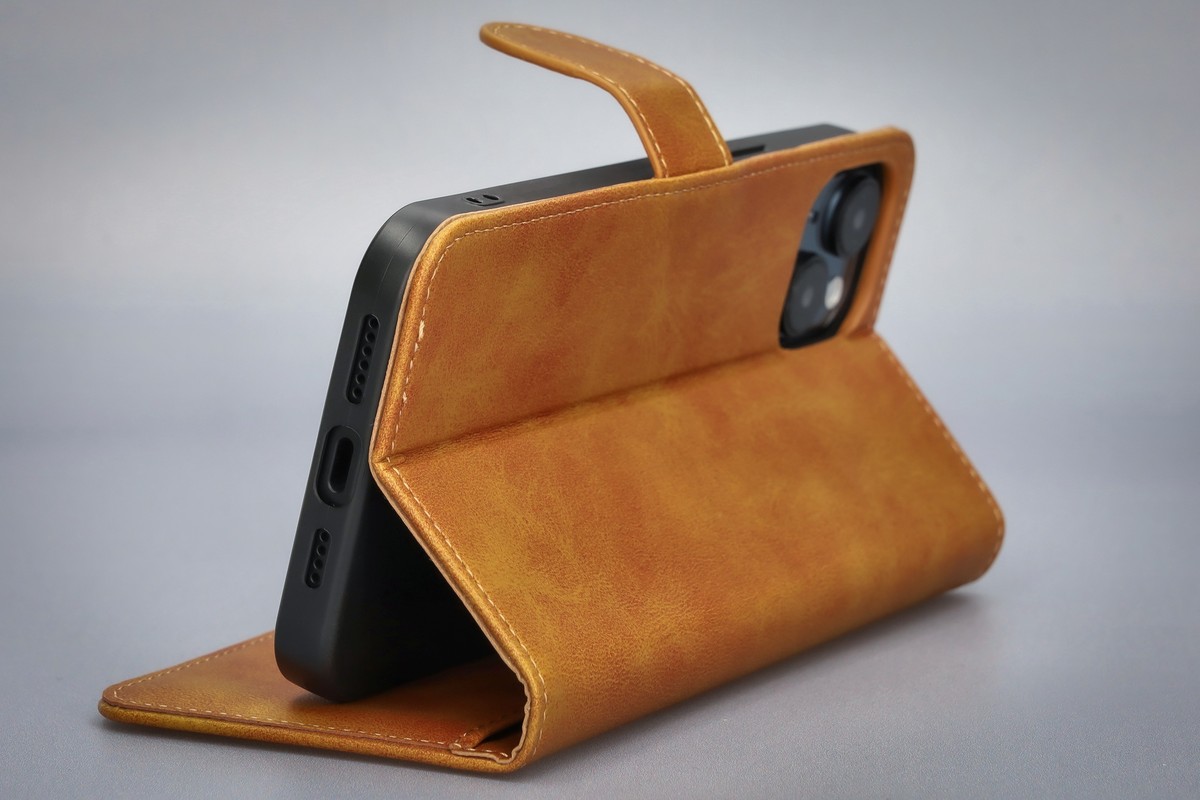 Bizon Case Pocket Etui als funktionale Halterung