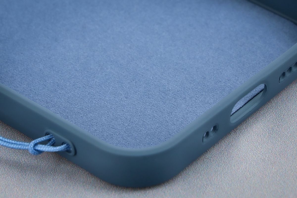 Close-up of the microfiber lining in the Bizon Case Silicone Magnetic Sq
