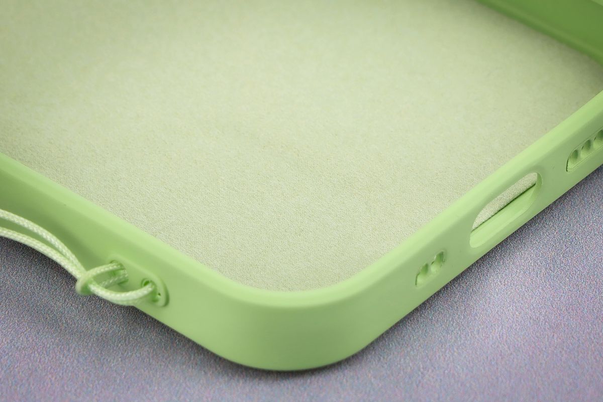 Nahaufnahme des Mikrofaserfutters in der Hülle Bizon Case Silicone Magnetic Sq