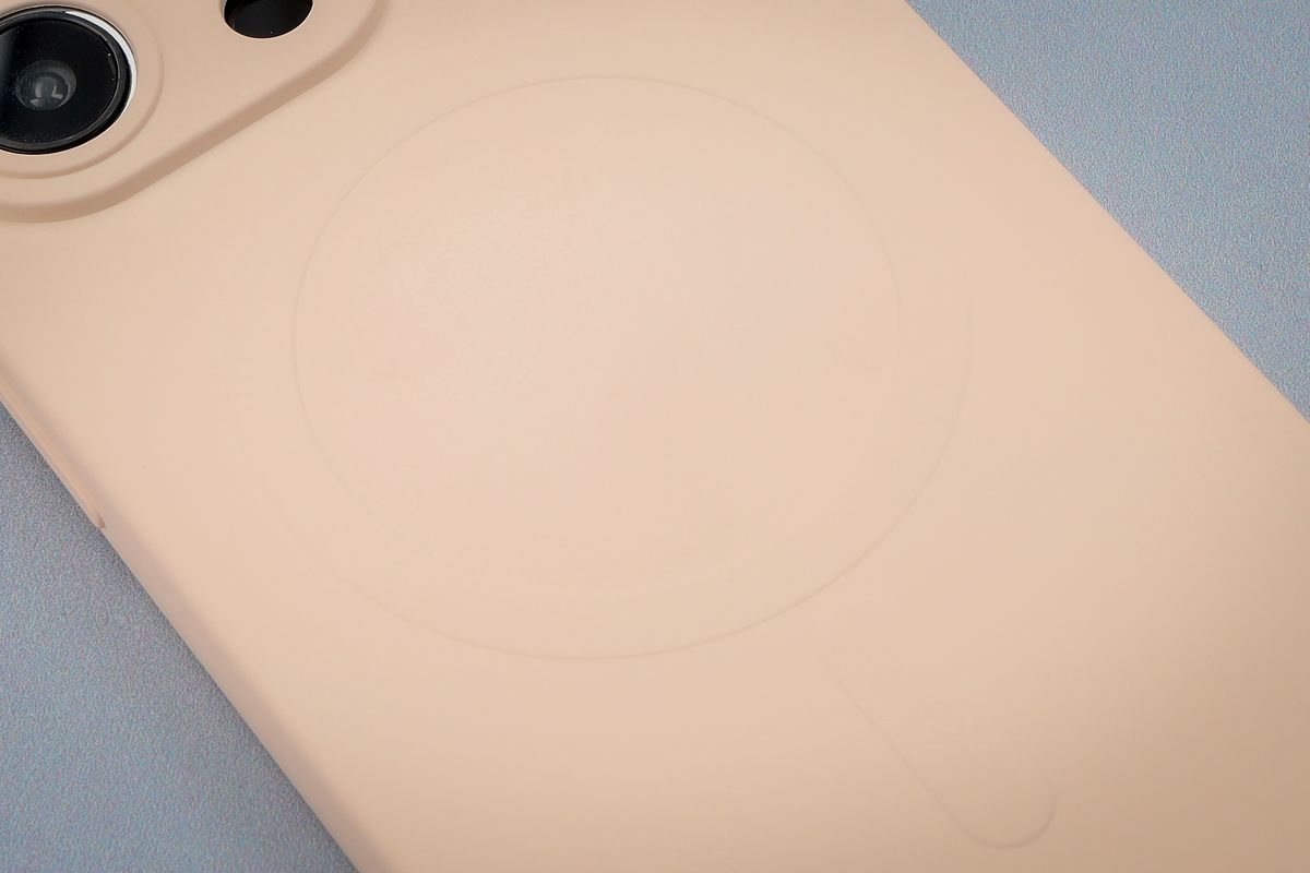 Nahaufnahme des magnetischen Rings in der Bizon Case Silicone Magnetic Hülle