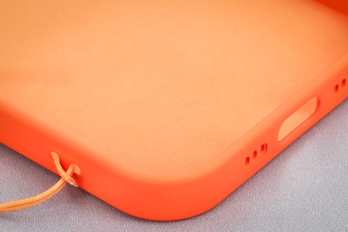 Close-up of microfiber lining in Bizon Case Silicone Magnetic