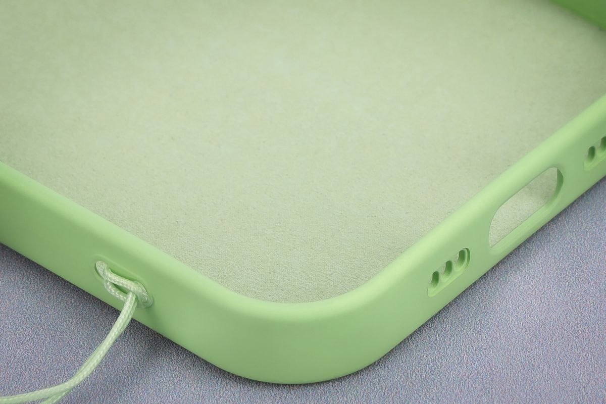Prim-plan pe căptușeala din microfibră a husei Bizon Case Silicone Magnetic