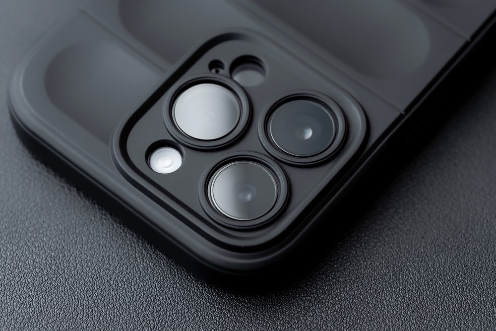 Nahaufnahme der erhöhten Kanten der Kamera im Bizon Case Tur Etui