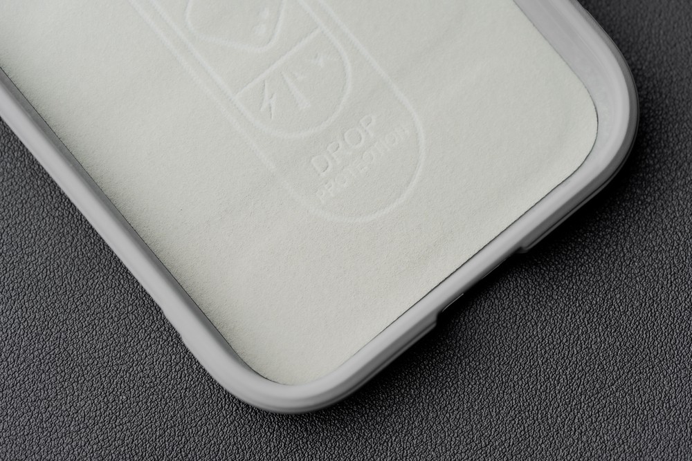 Close-up of the microfiber lining in Bizon Case Tur