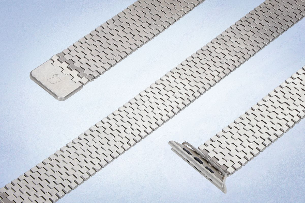 Prim-plan al materialului brățării Bizon Strap Watch Titanium