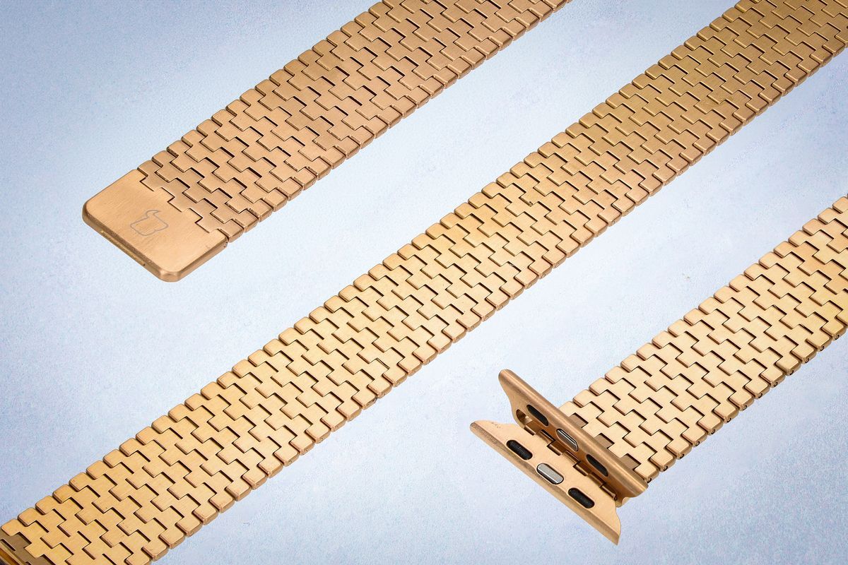 Prim-plan al materialului brățării Bizon Strap Watch Titanium
