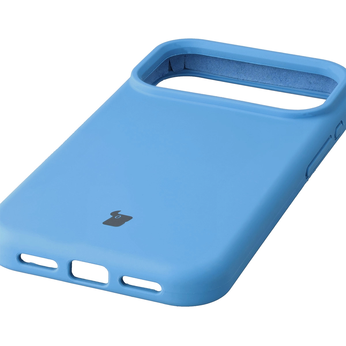 Zbliżenie na precyzyjne wycięcia i możliwość ładowania indukcyjnego w etui Bizon Soft Case do Apple iPhone 17 Pro