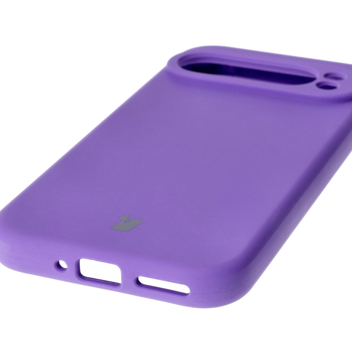 Zbliżenie na precyzyjne wycięcia i możliwość ładowania indukcyjnego w etui Bizon Soft Case