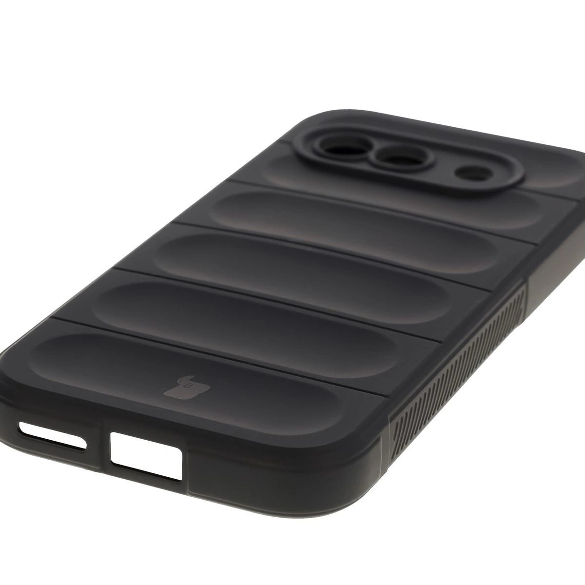 Precise cutouts and compatibility with wireless charging in Bison Case Tur