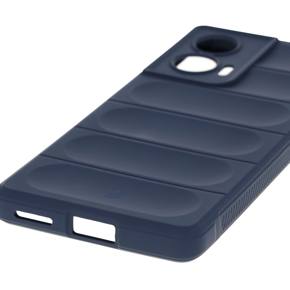 Precise cutouts and compatibility with wireless charging in Bizon Case Tur
