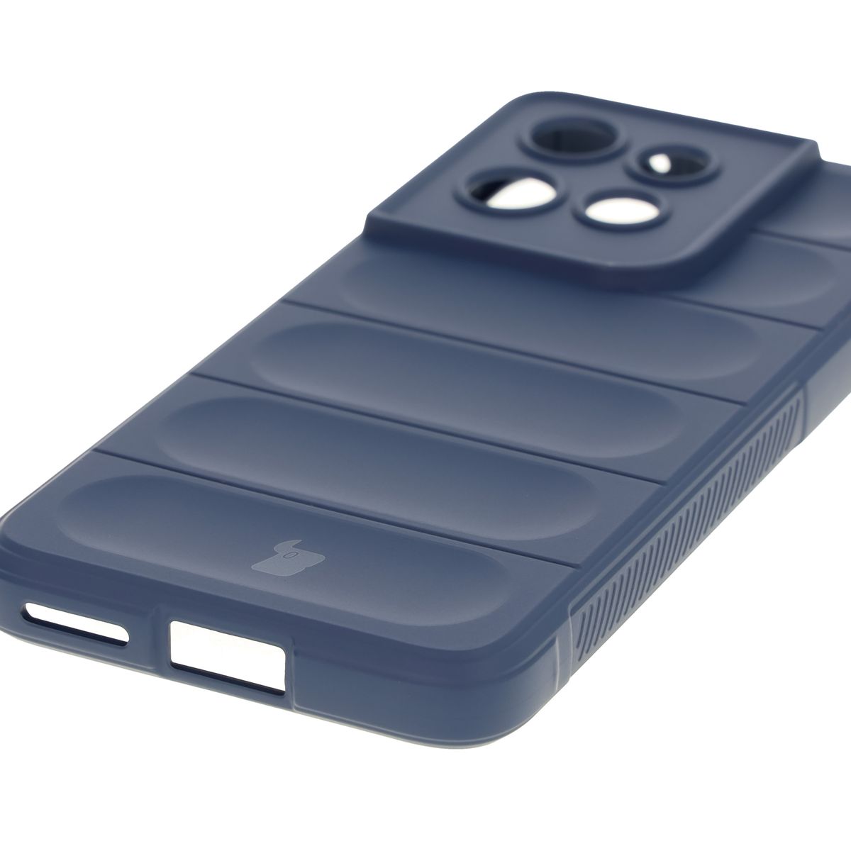Precise cutouts and compatibility with wireless charging in the Bison Case Tur