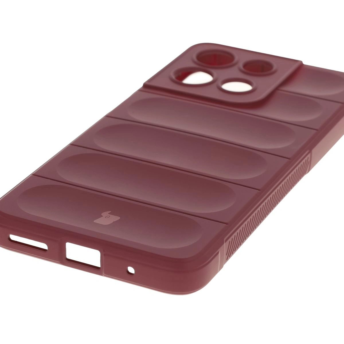 Precise cutouts and compatibility with wireless charging in the Bison Case Tur for Motorola Moto G15 / G15 Power