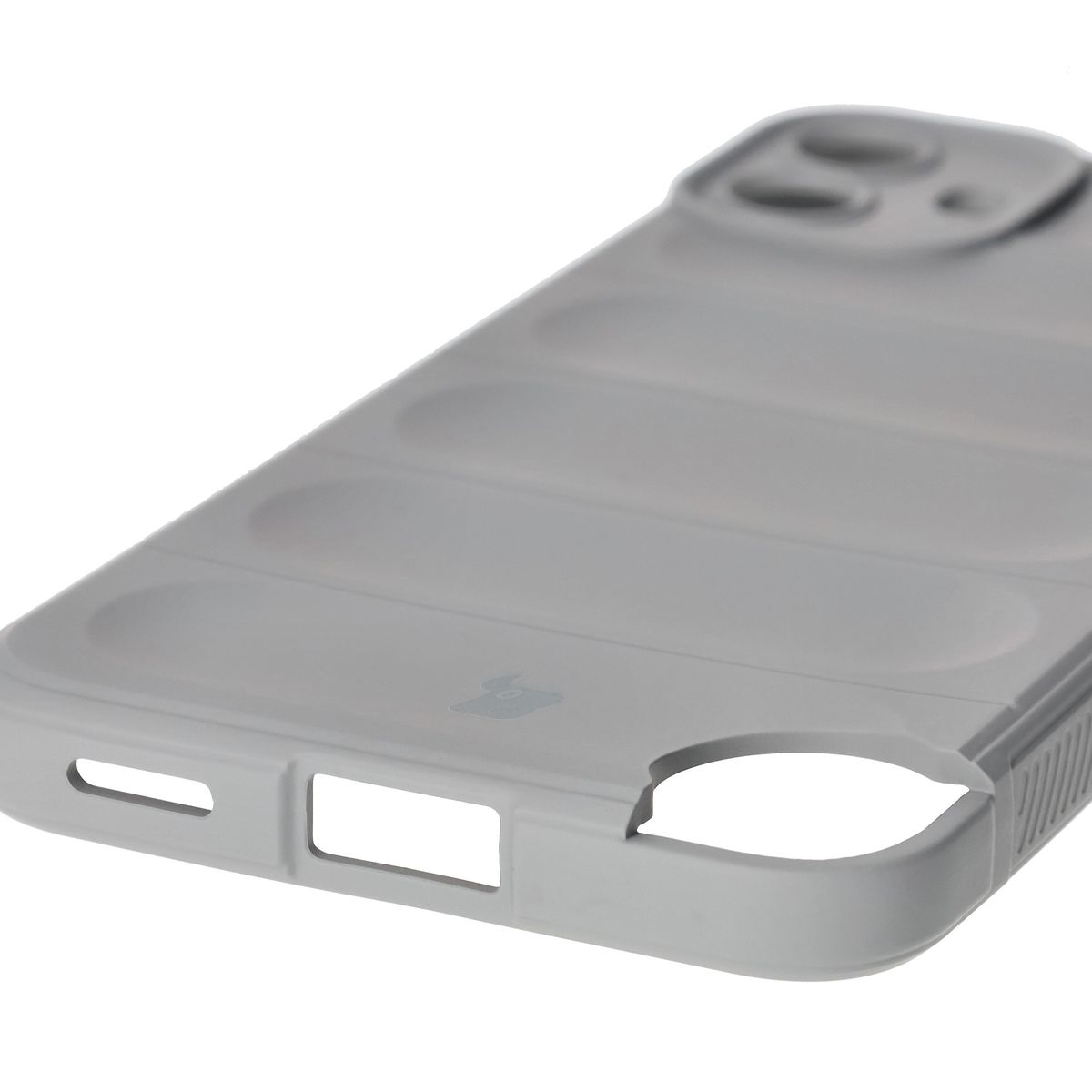 Precise cutouts and compatibility with wireless charging in Bison Case Tur