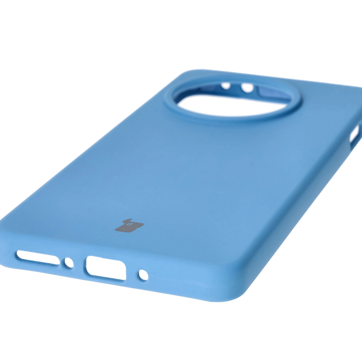 Nahaufnahme der präzisen Ausschnitte und der Möglichkeit des induktiven Ladens in der Bizon Soft Case für OnePlus 13R