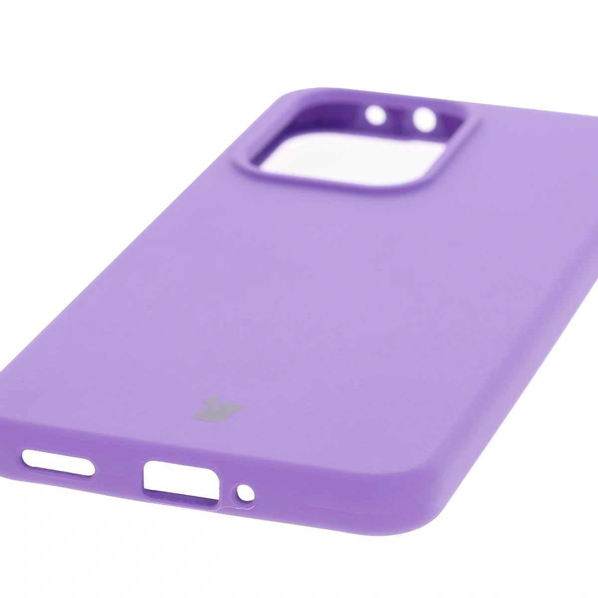 Nahaufnahme der präzisen Aussparungen und der Möglichkeit des induktiven Ladens in der Bizon Soft Case für das Oppo Reno13 Pro