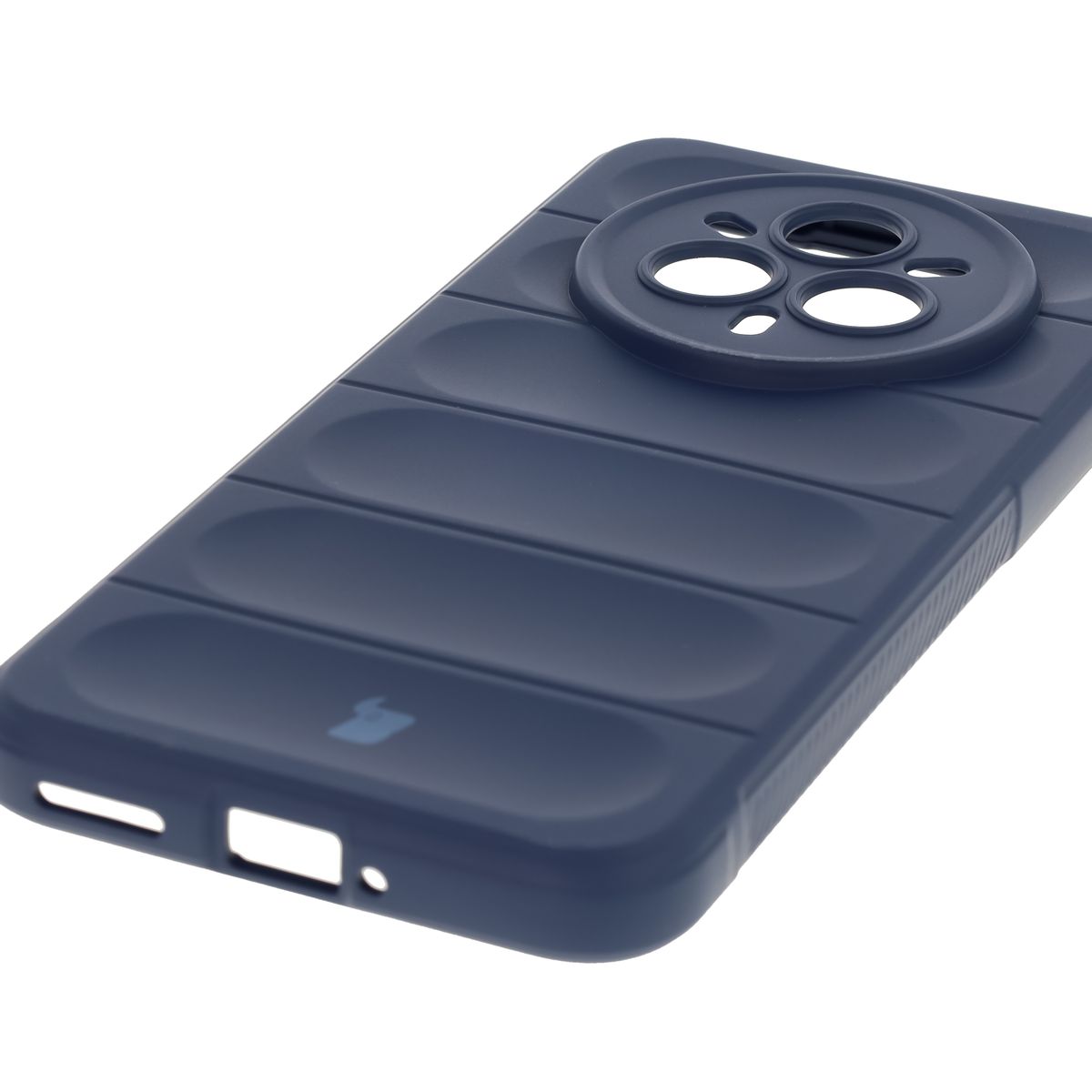 Precise cutouts and compatibility with wireless charging in Bison Case Tur