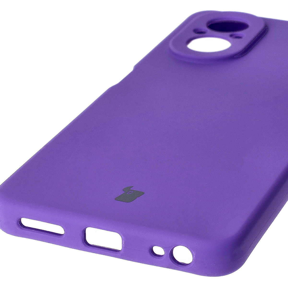 Prim-plan al decupajelor precise și posibilitatea de încărcare wireless în husa Bizon Soft Case
