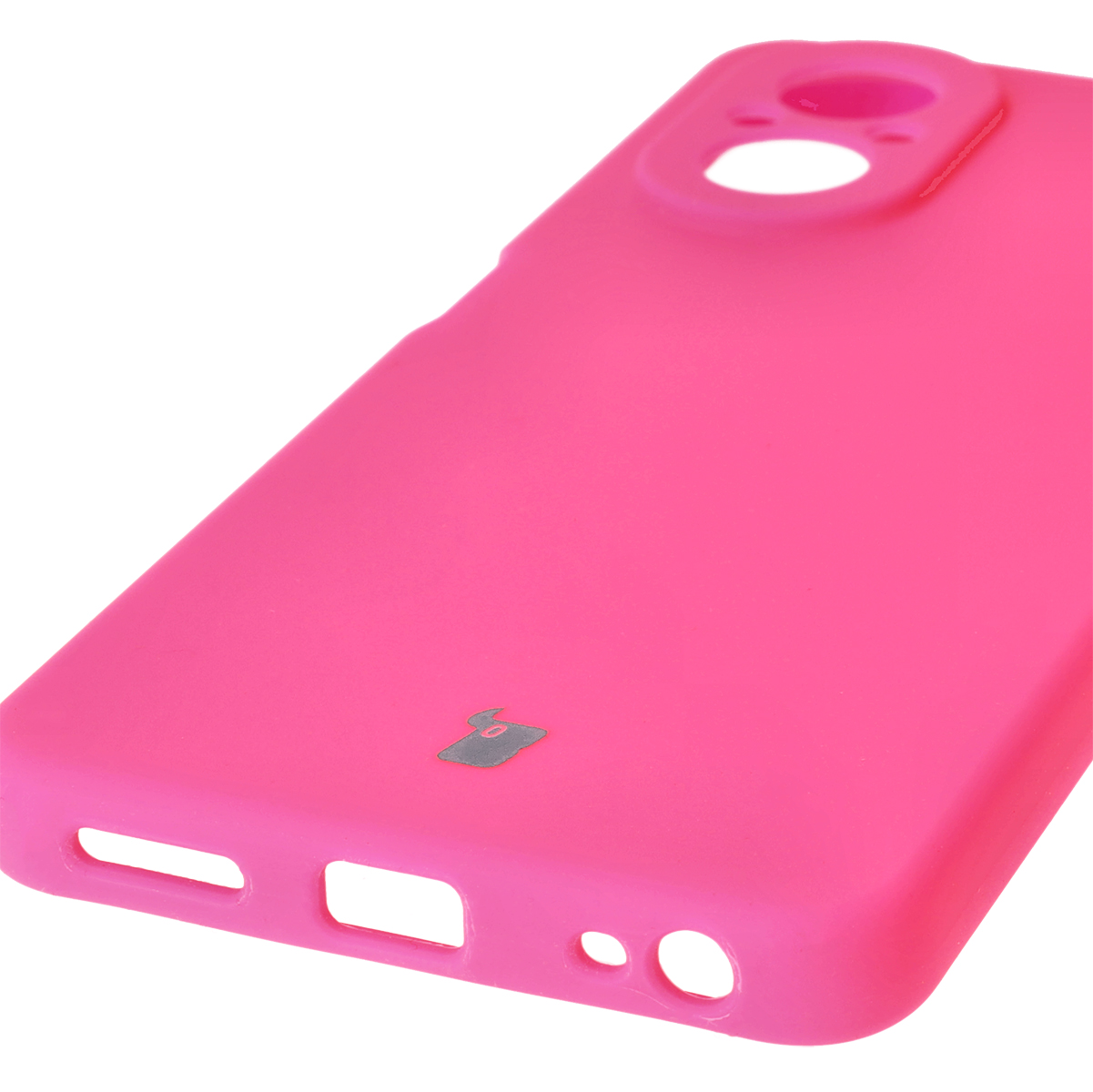 Prim-plan pe decupajele precise și posibilitatea de încărcare wireless în carcasa Bizon Soft Case