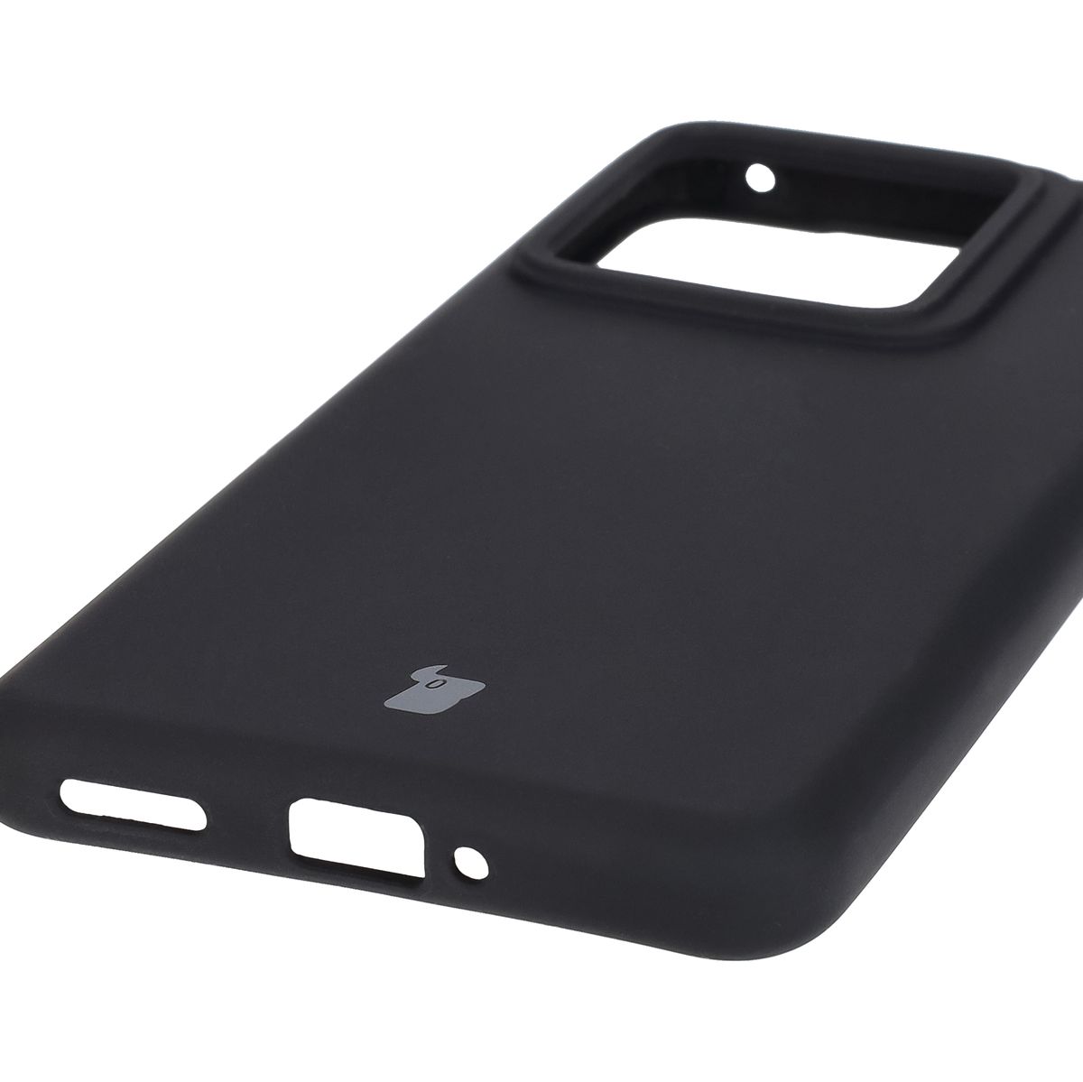Prim-plan al decupajelor precise și posibilitatea de încărcare inductivă în carcasa Bizon Soft Case