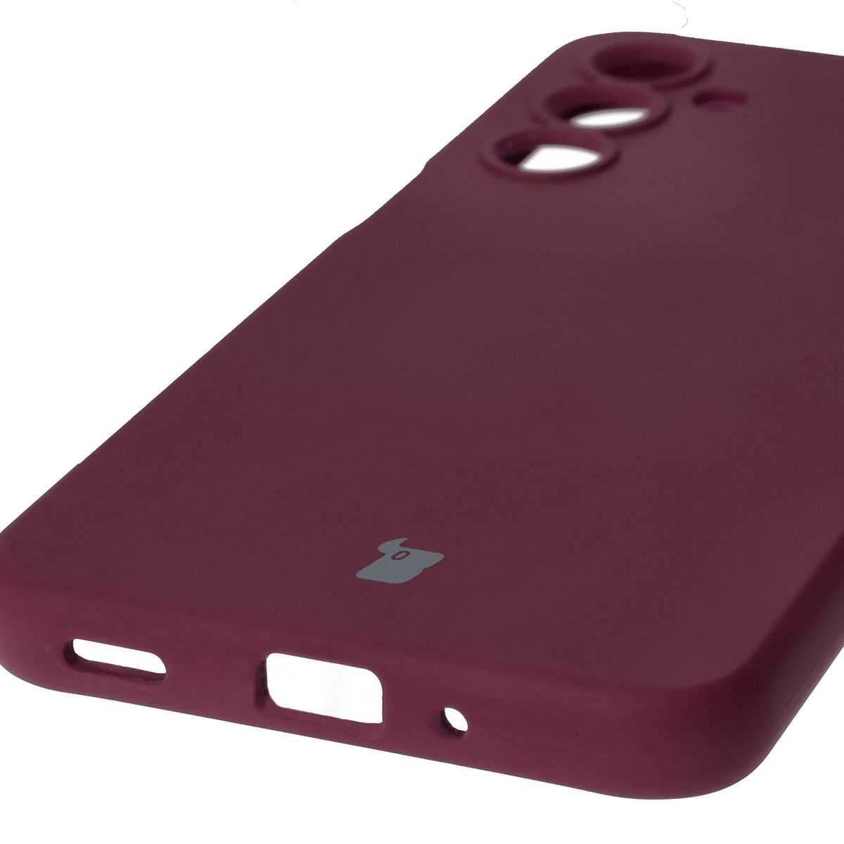 Prim-plan pe decupajele precise și posibilitatea de încărcare wireless în husa Bizon Soft Case